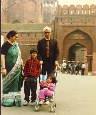 With Sarojini and two grandchildren (Abhinav and Arushi) at Lal Kila in Delhi
