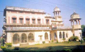 Deptt. of English, Allahabad Univesity. Late R.N. Kao studied his Masters Degree in English here.